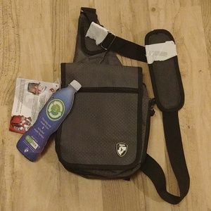 NWT Heys Crossbody Travel Bag